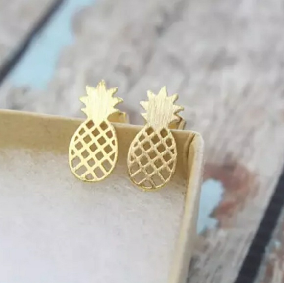 everrealli Jewelry - Gold Tone Cut Out Pineapple Stud Earrings ear ring